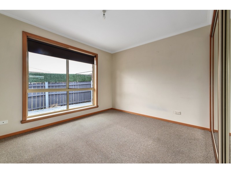 2/18 Bishops Drive, Newnham TAS 7248