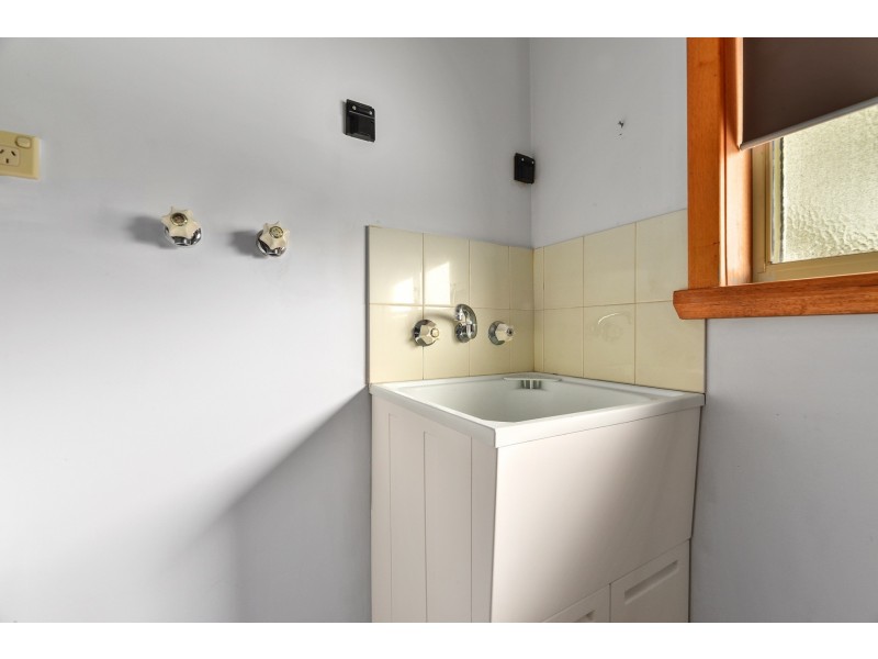 2/18 Bishops Drive, Newnham TAS 7248