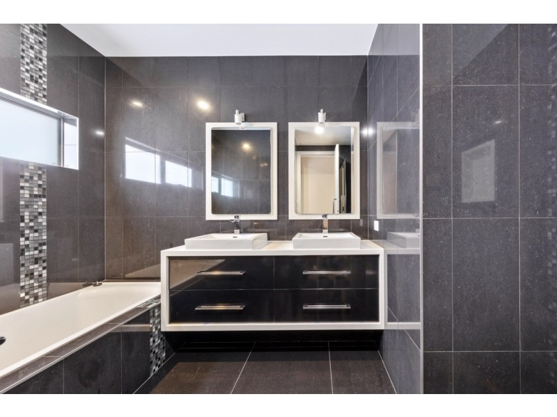 2 Legges Crescent, Prospect TAS 7250