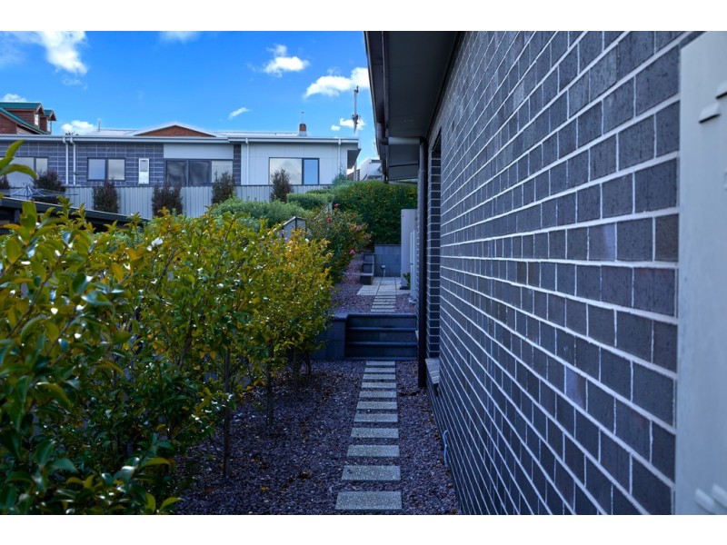 2 Legges Crescent, Prospect TAS 7250