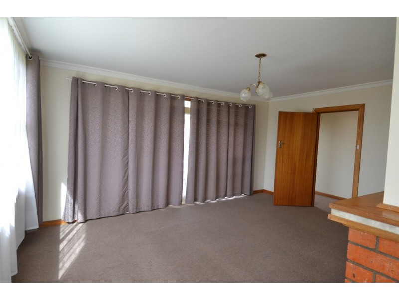 16 Hardinge Avenue, Newnham TAS 7248