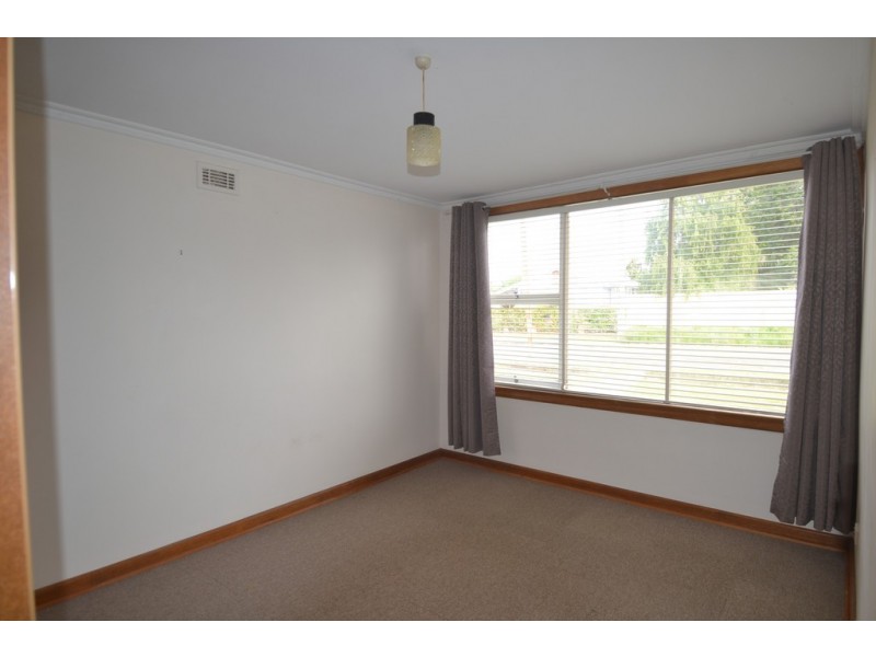 16 Hardinge Avenue, Newnham TAS 7248