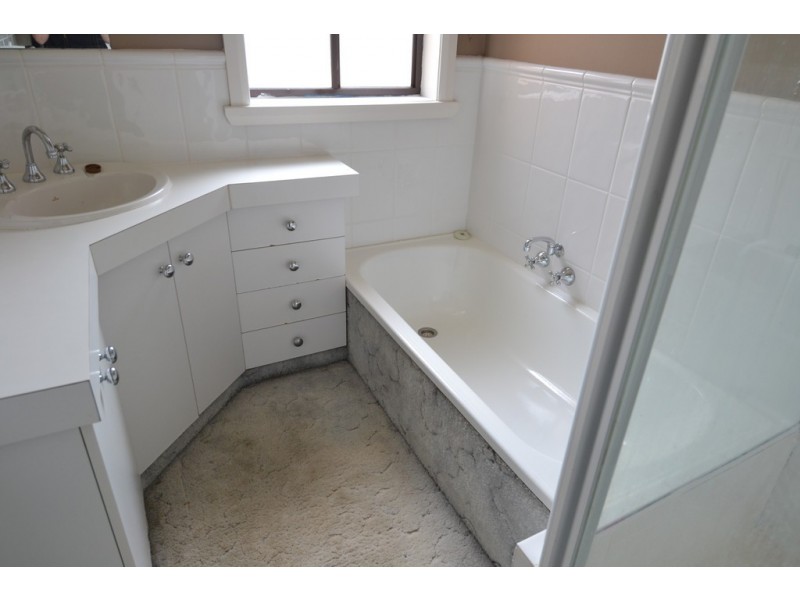 32 Tompsons Lane, Newnham TAS 7248