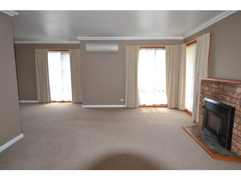 32 Tompsons Lane, Newnham TAS 7248