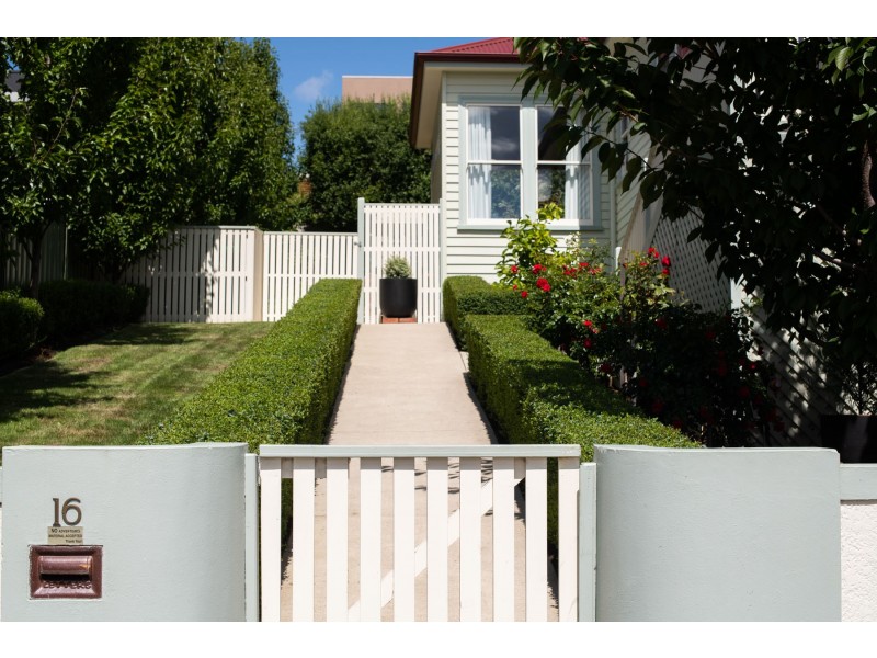 16 Hill Street, West Launceston TAS 7250