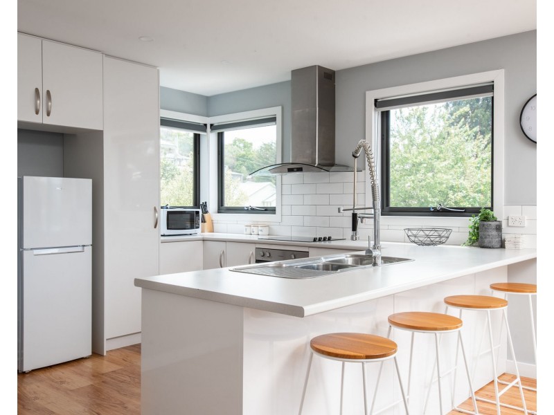 2/33A Connaught Crescent, West Launceston TAS 7250