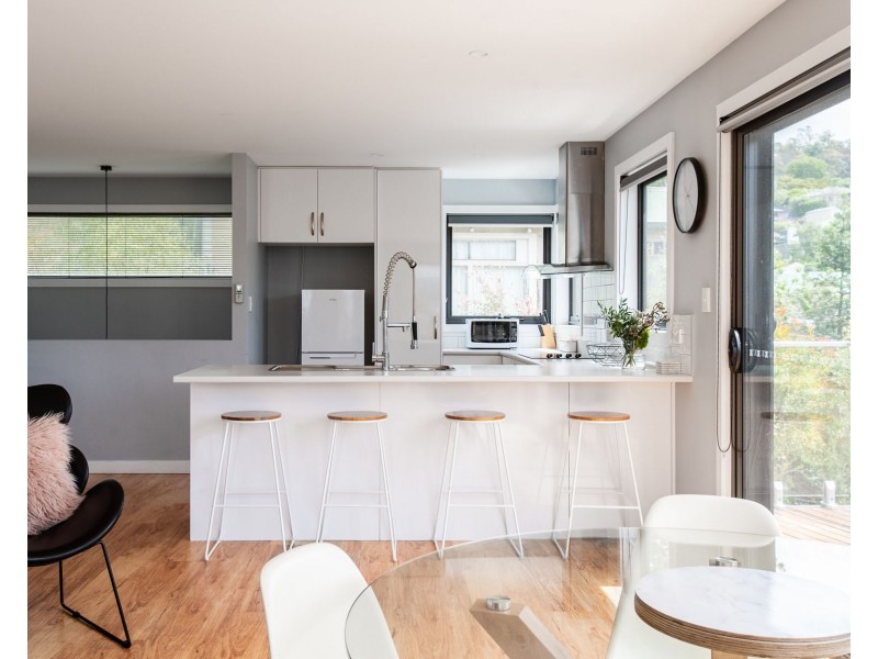 2/33A Connaught Crescent, West Launceston TAS 7250