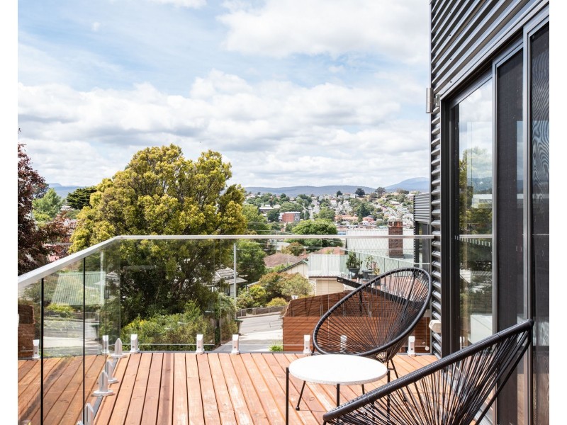 2/33A Connaught Crescent, West Launceston TAS 7250