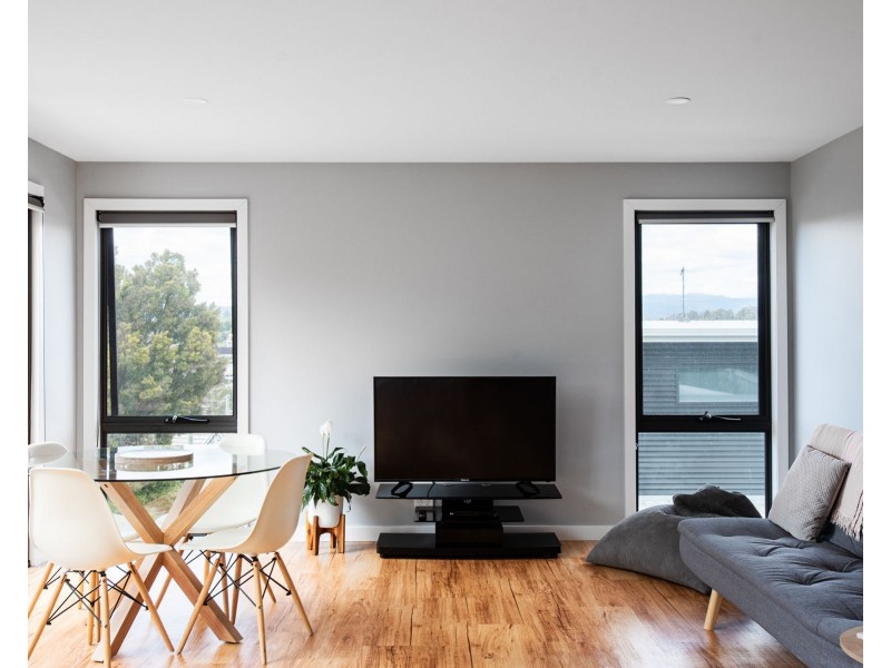 2/33A Connaught Crescent, West Launceston TAS 7250