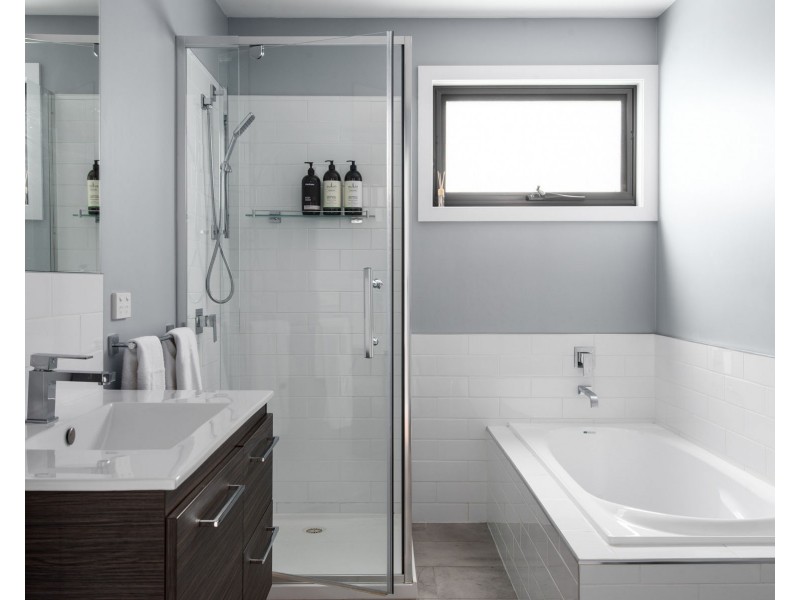 2/33A Connaught Crescent, West Launceston TAS 7250