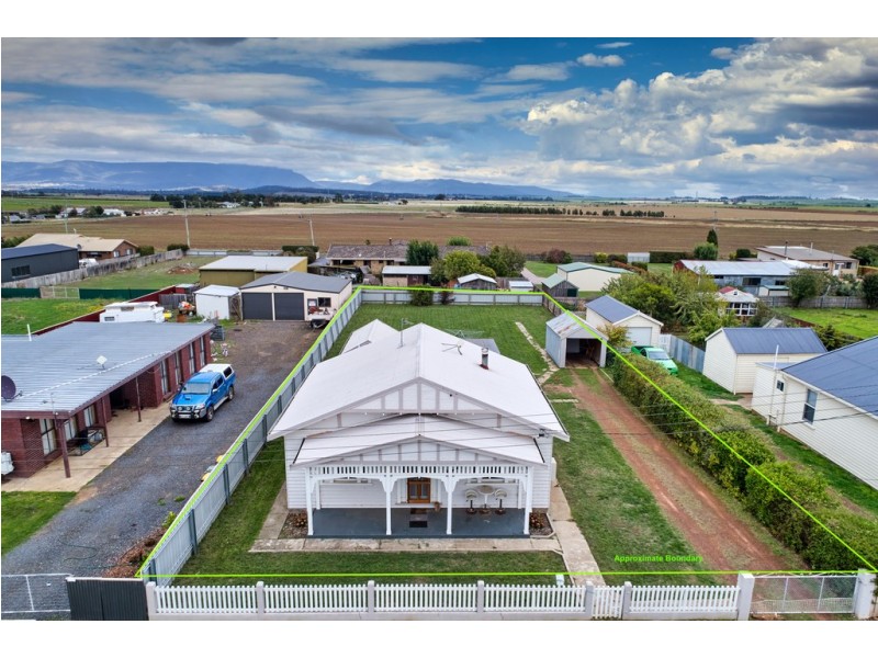 18 Charles Street, Cressy TAS 7302