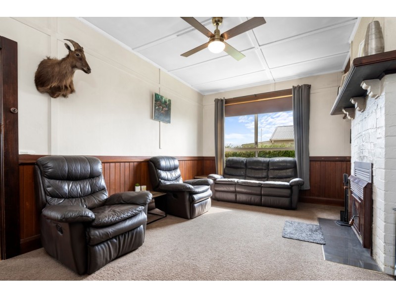 18 Charles Street, Cressy TAS 7302