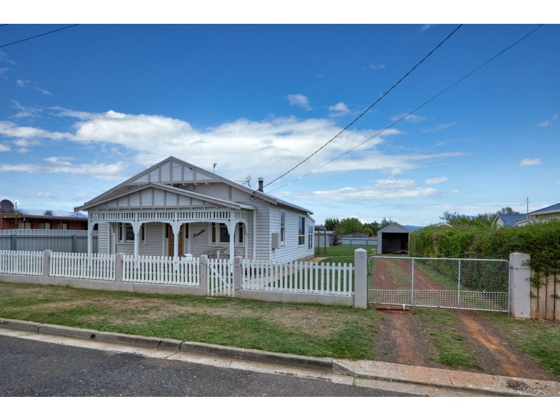 18 Charles Street, Cressy TAS 7302