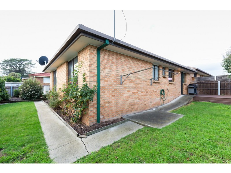 2/18 Drysdale Court, Newnham TAS 7248