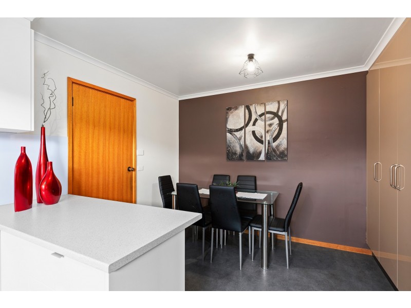 2/18 Drysdale Court, Newnham TAS 7248