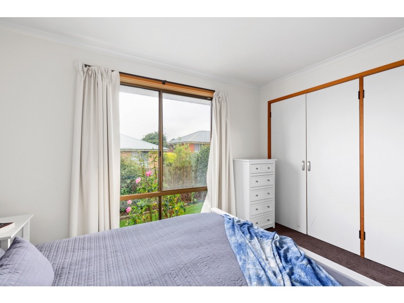 2/18 Drysdale Court, Newnham TAS 7248