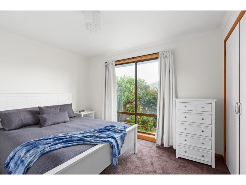 2/18 Drysdale Court, Newnham TAS 7248