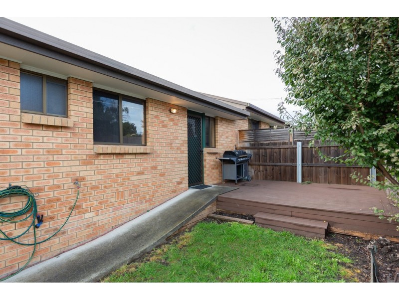 2/18 Drysdale Court, Newnham TAS 7248