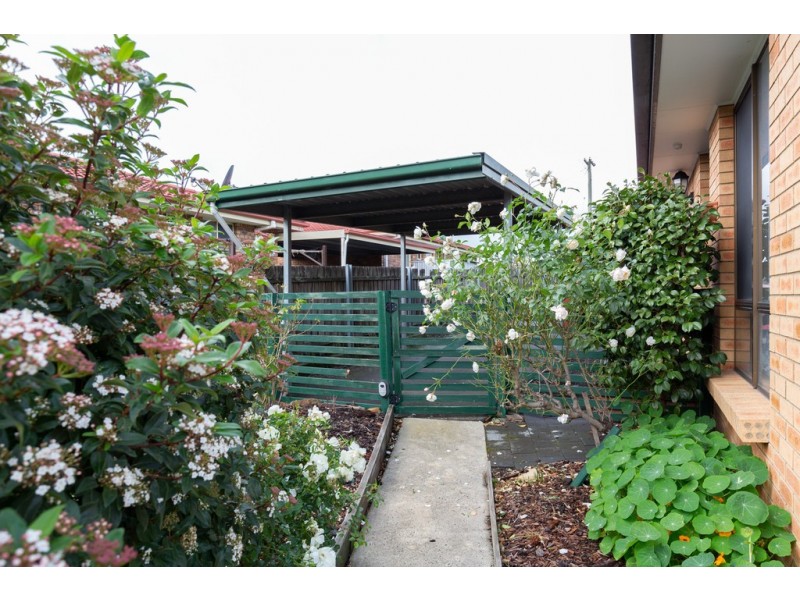 2/18 Drysdale Court, Newnham TAS 7248