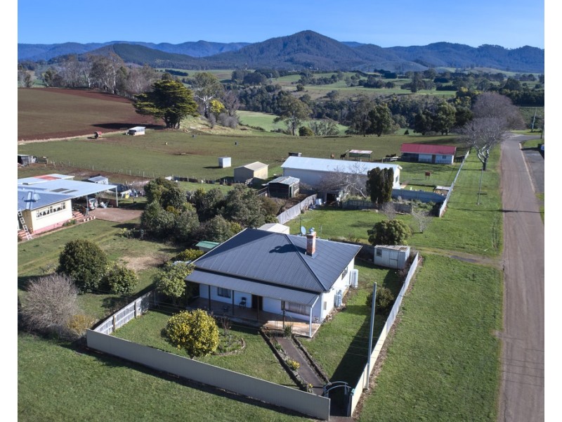 8 Fry Street, Ringarooma TAS 7263