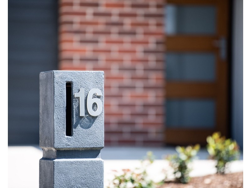 16 Aram Place, Newstead TAS 7250