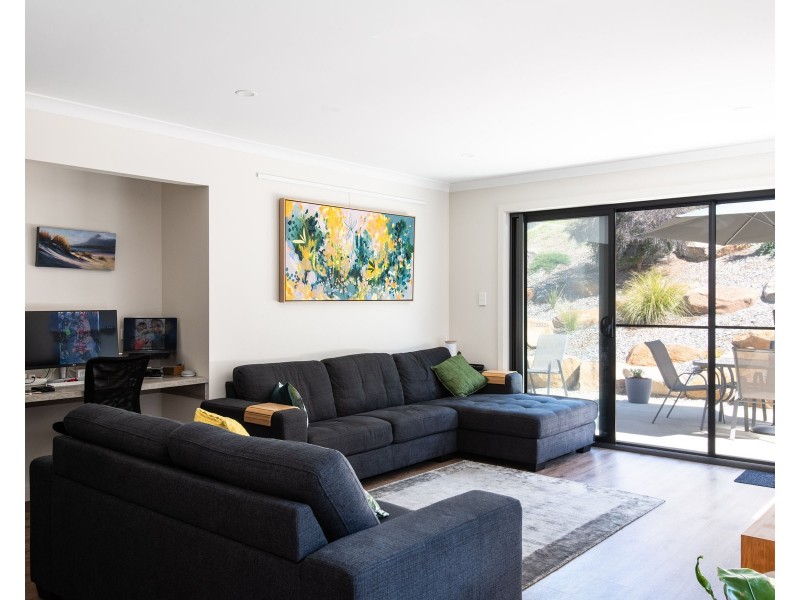 16 Aram Place, Newstead TAS 7250