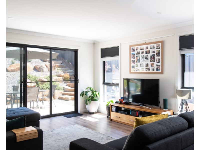 16 Aram Place, Newstead TAS 7250