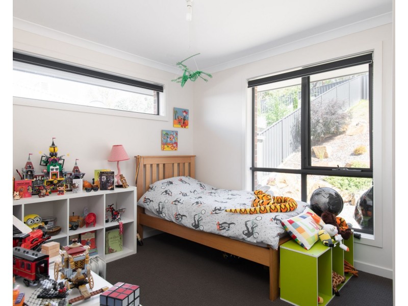 16 Aram Place, Newstead TAS 7250