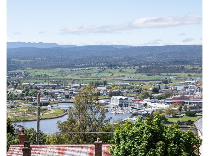 2a Delamere Crescent, Trevallyn TAS 7250