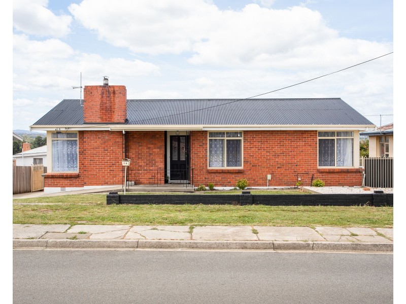 10 Paringa Avenue, Newnham TAS 7248