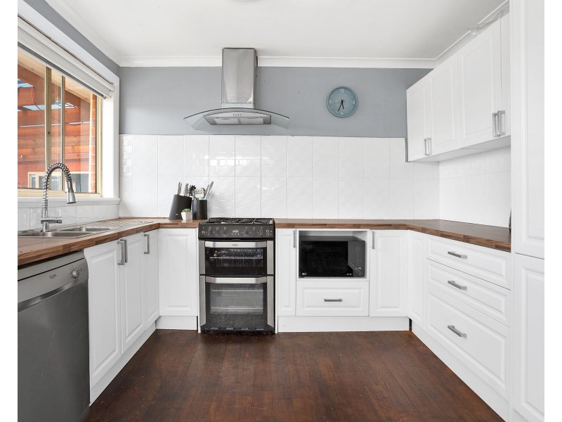 10 Paringa Avenue, Newnham TAS 7248
