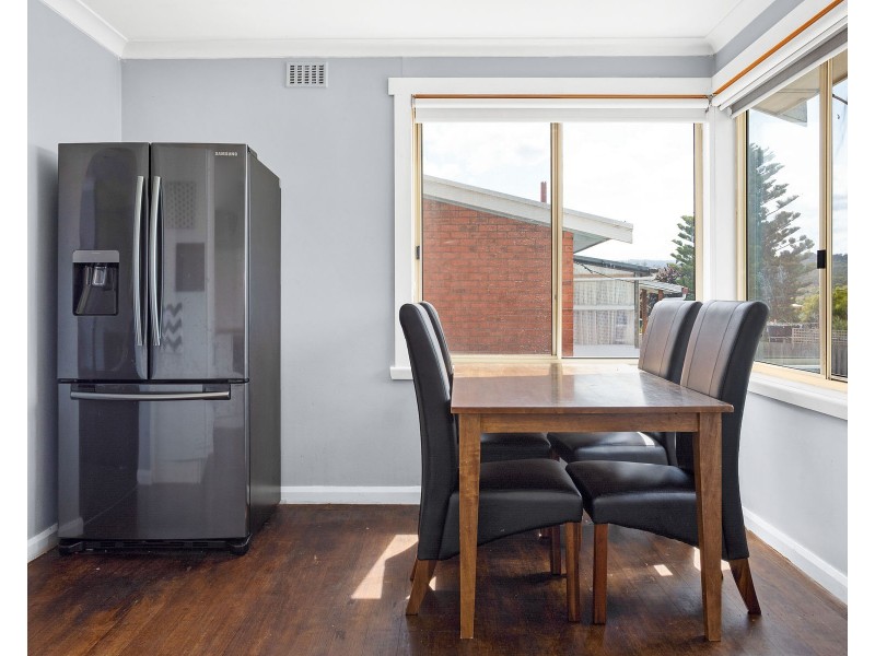 10 Paringa Avenue, Newnham TAS 7248