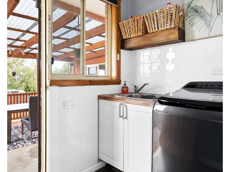 10 Paringa Avenue, Newnham TAS 7248