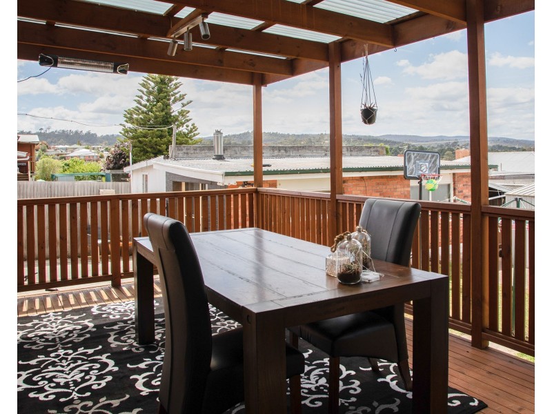 10 Paringa Avenue, Newnham TAS 7248