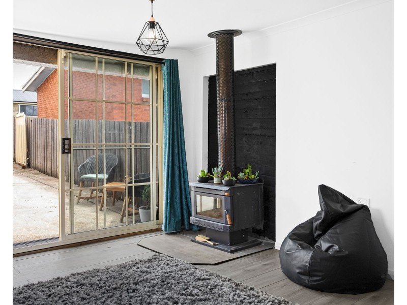 10 Paringa Avenue, Newnham TAS 7248