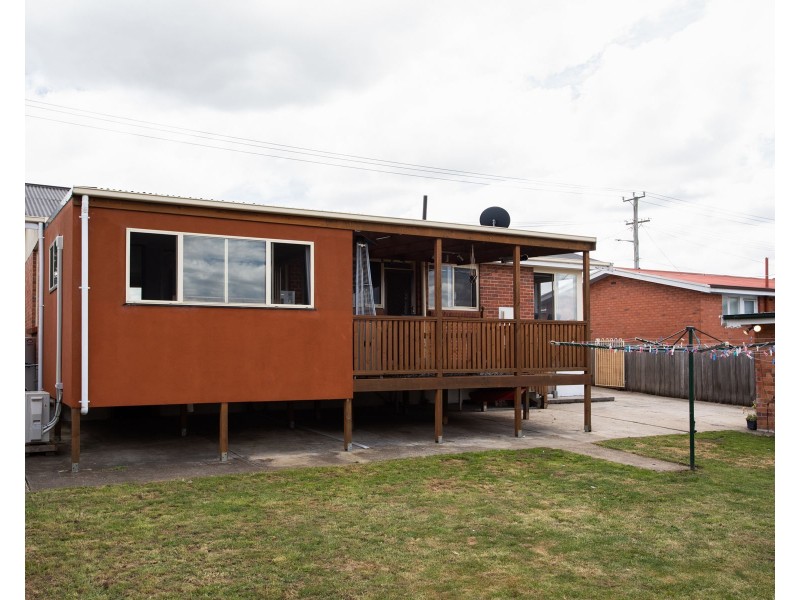 10 Paringa Avenue, Newnham TAS 7248