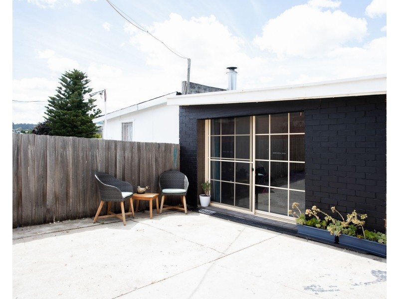 10 Paringa Avenue, Newnham TAS 7248