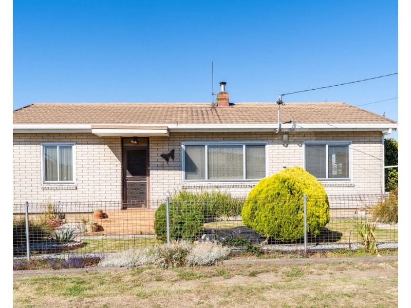 2 Sturt Crescent, Mayfield TAS 7248
