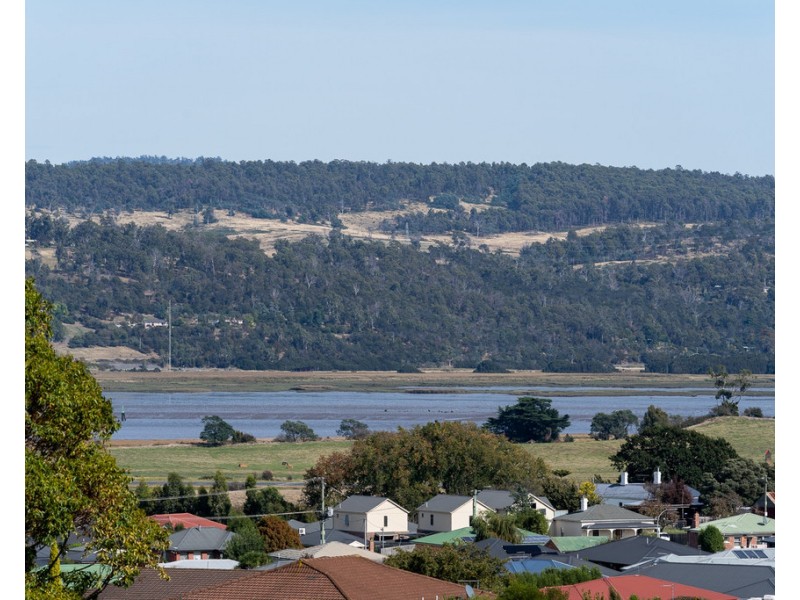 11 Monet Place, Newnham TAS 7248