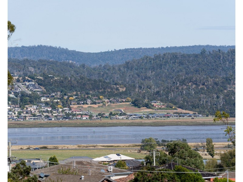 11 Monet Place, Newnham TAS 7248