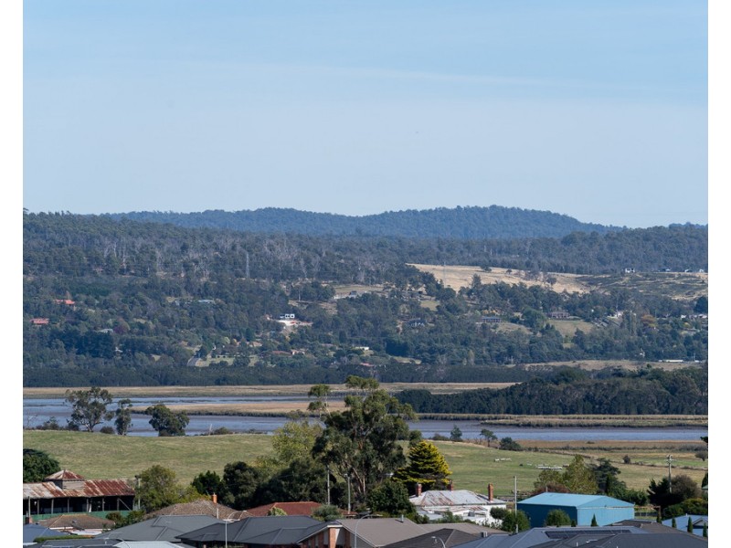 11 Monet Place, Newnham TAS 7248