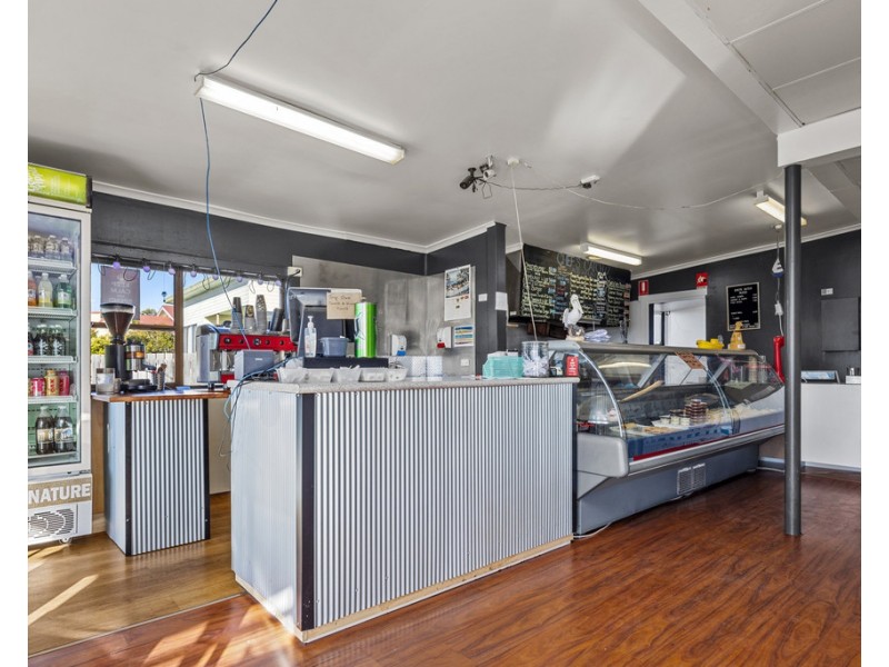 9 Esplanade, Beauty Point TAS 7270