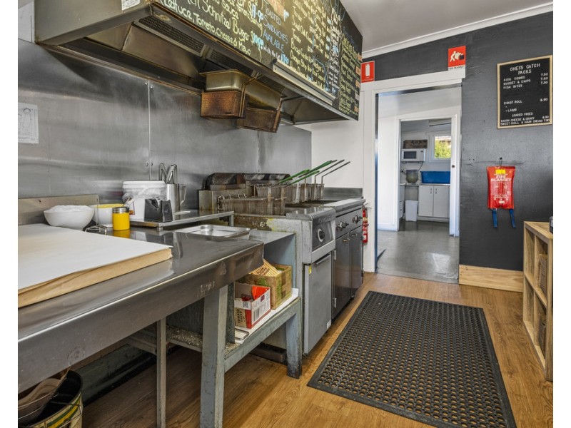 9 Esplanade, Beauty Point TAS 7270