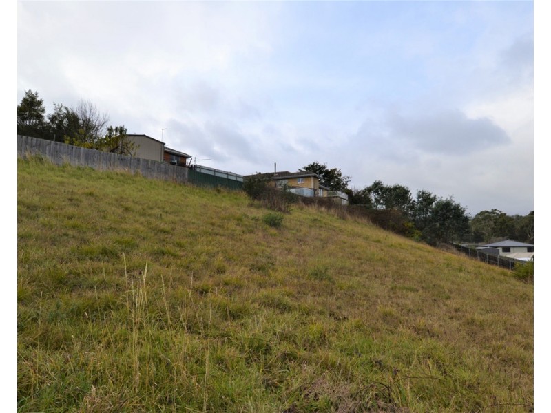 6 Meadowbank Road, Newnham TAS 7248