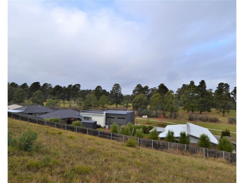 6 Meadowbank Road, Newnham TAS 7248