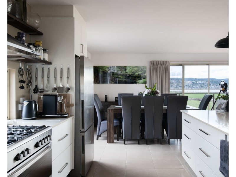 11 Sarinda Close, Newnham TAS 7248