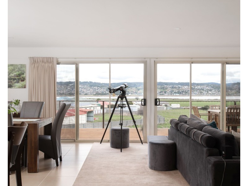 11 Sarinda Close, Newnham TAS 7248
