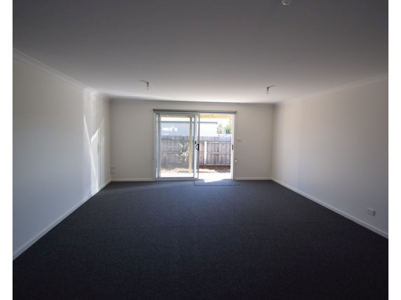 2/19 Birdwood Street, Mowbray TAS 7248