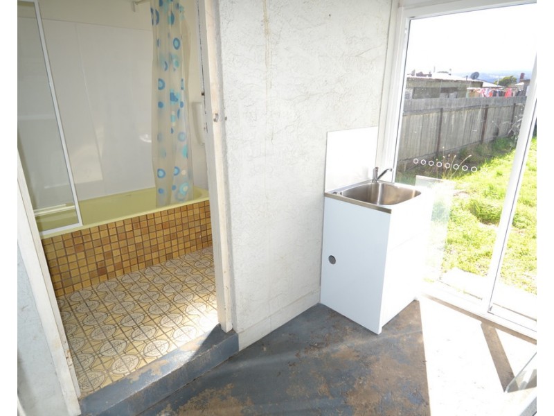 2/16 Home Street, Invermay TAS 7248