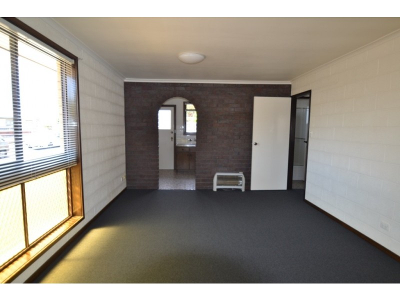 1/9 Barton Street, Mowbray TAS 7248